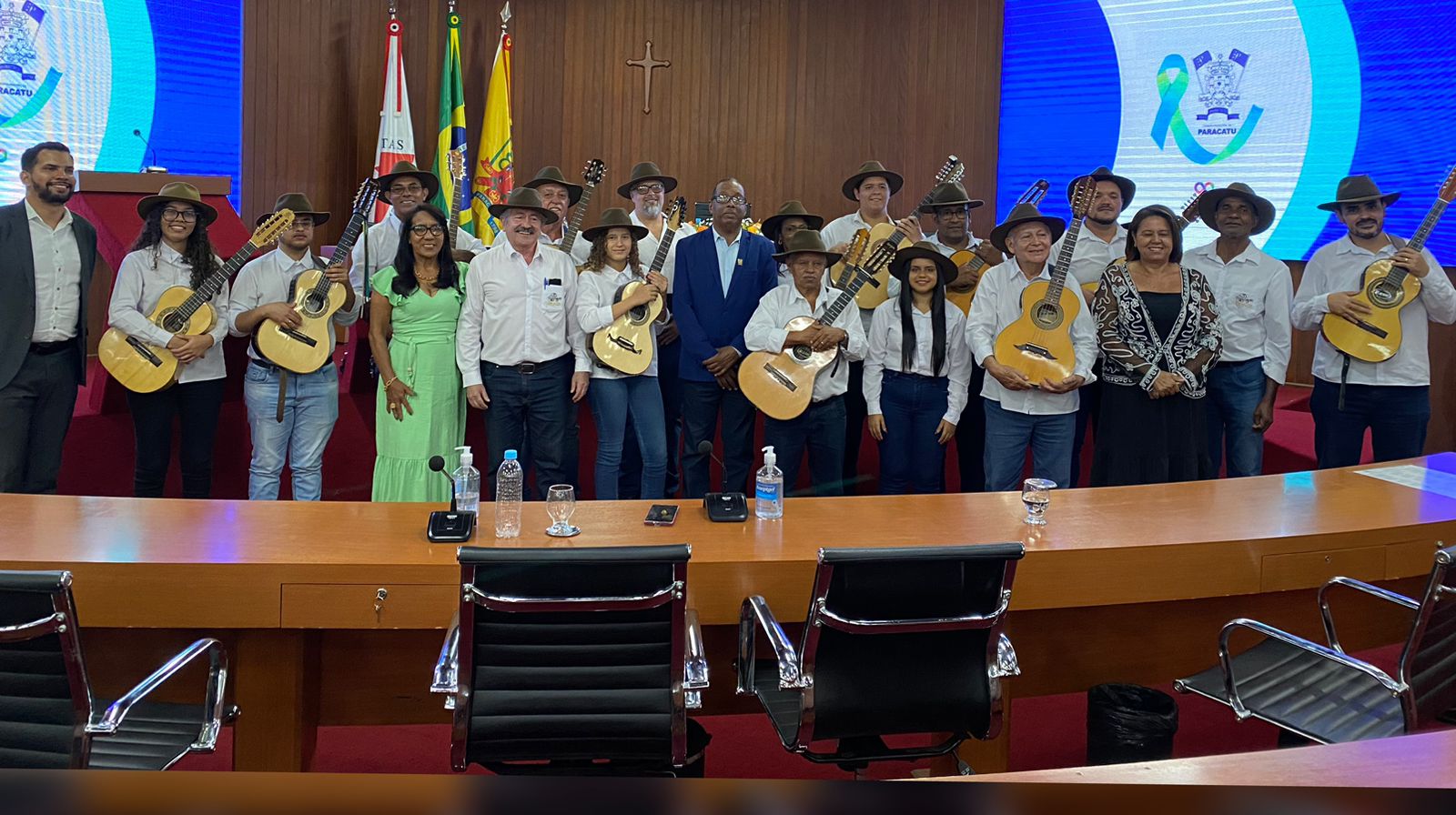 Imagem da notícia: Aedos e Violeiros – Orquestra de Violas completa 20 anos e recebe Moção de Regozijo da Câmara Municipal